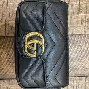 Gucci GG Marmont super mini in black chevron leather